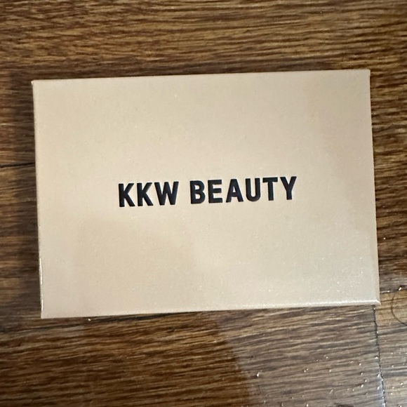 KKW GLITZ AND GLAM PALETTE - Picture 4 of 6